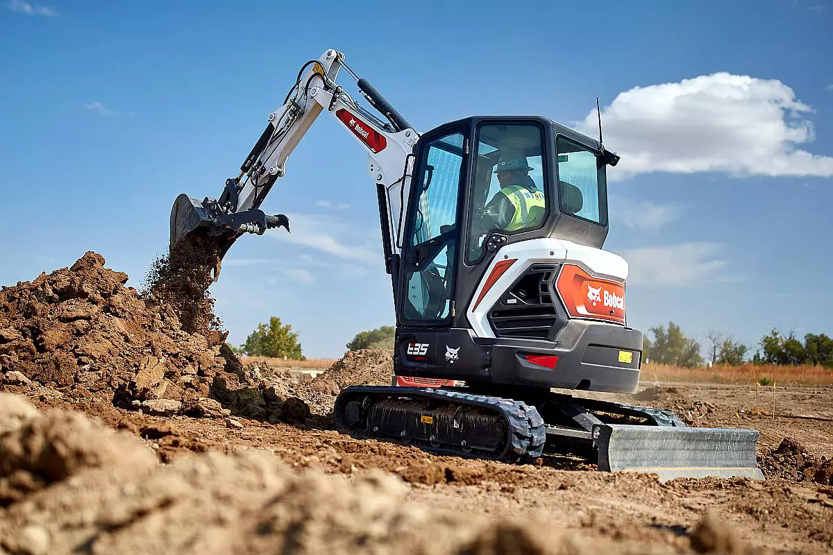 Miniexcavadora Bobcat E35Z 14